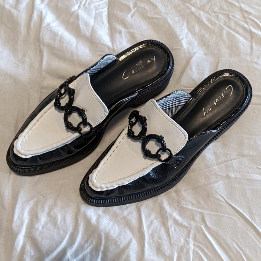 Circus by Sam Edelman Nancy Black White Rounded Toe Patent Slip On Dress Mules